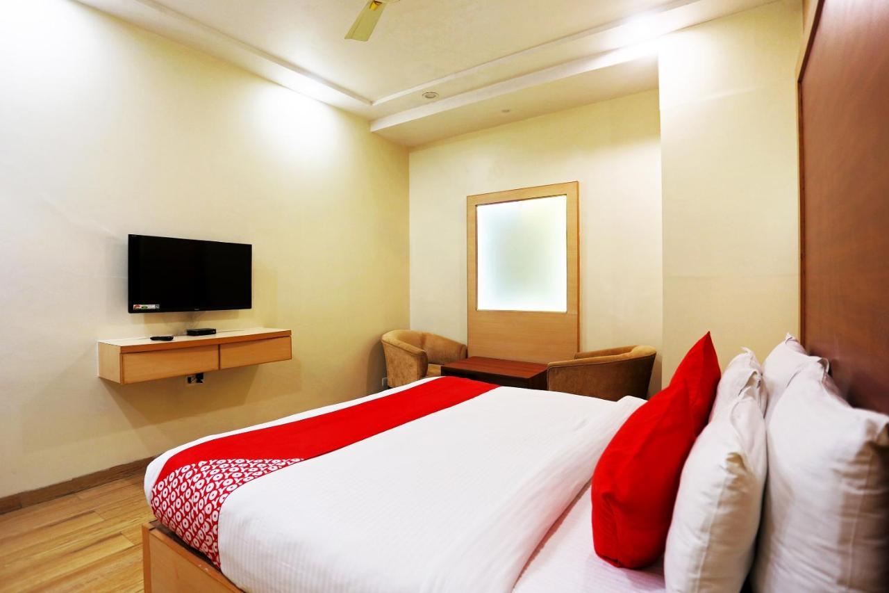 Capital O Green Palms Near Jhilmil Metro Station 3*