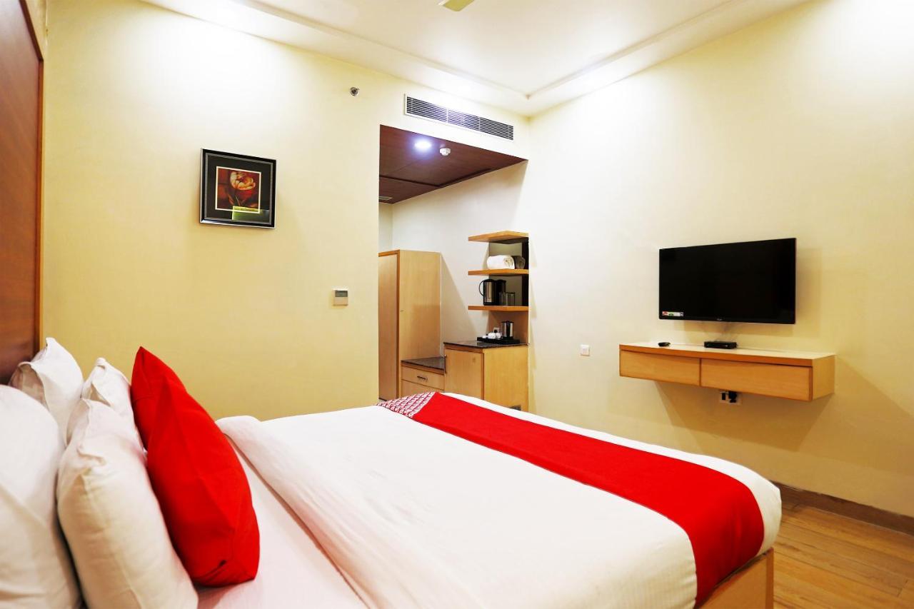 Capital O Green Palms Near Jhilmil Metro Station Hotel New Delhi