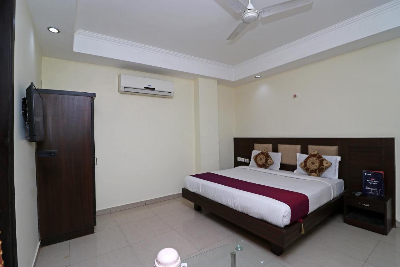 Oyo 6188 Rossette 3* New Delhi