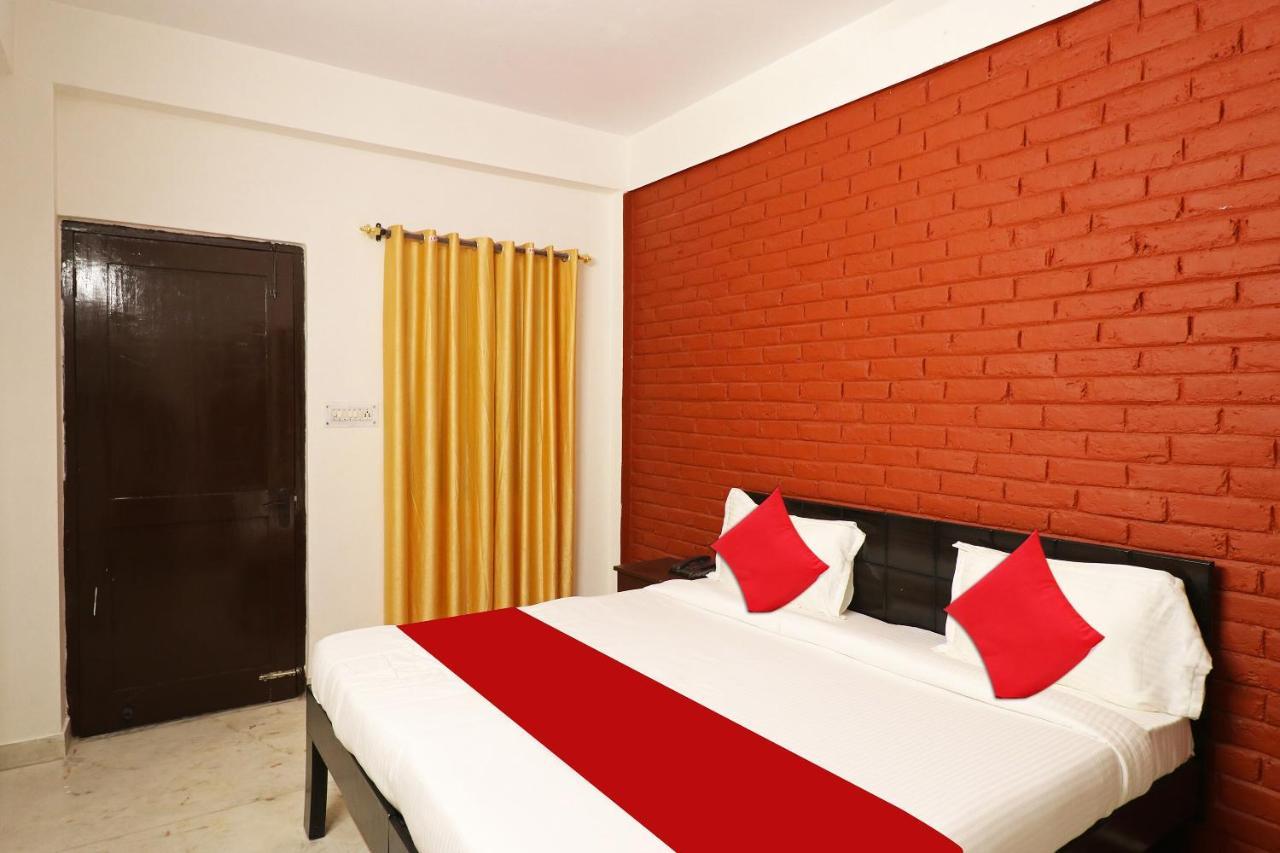 Hotel Oyo Diamond Near Lotus Temple