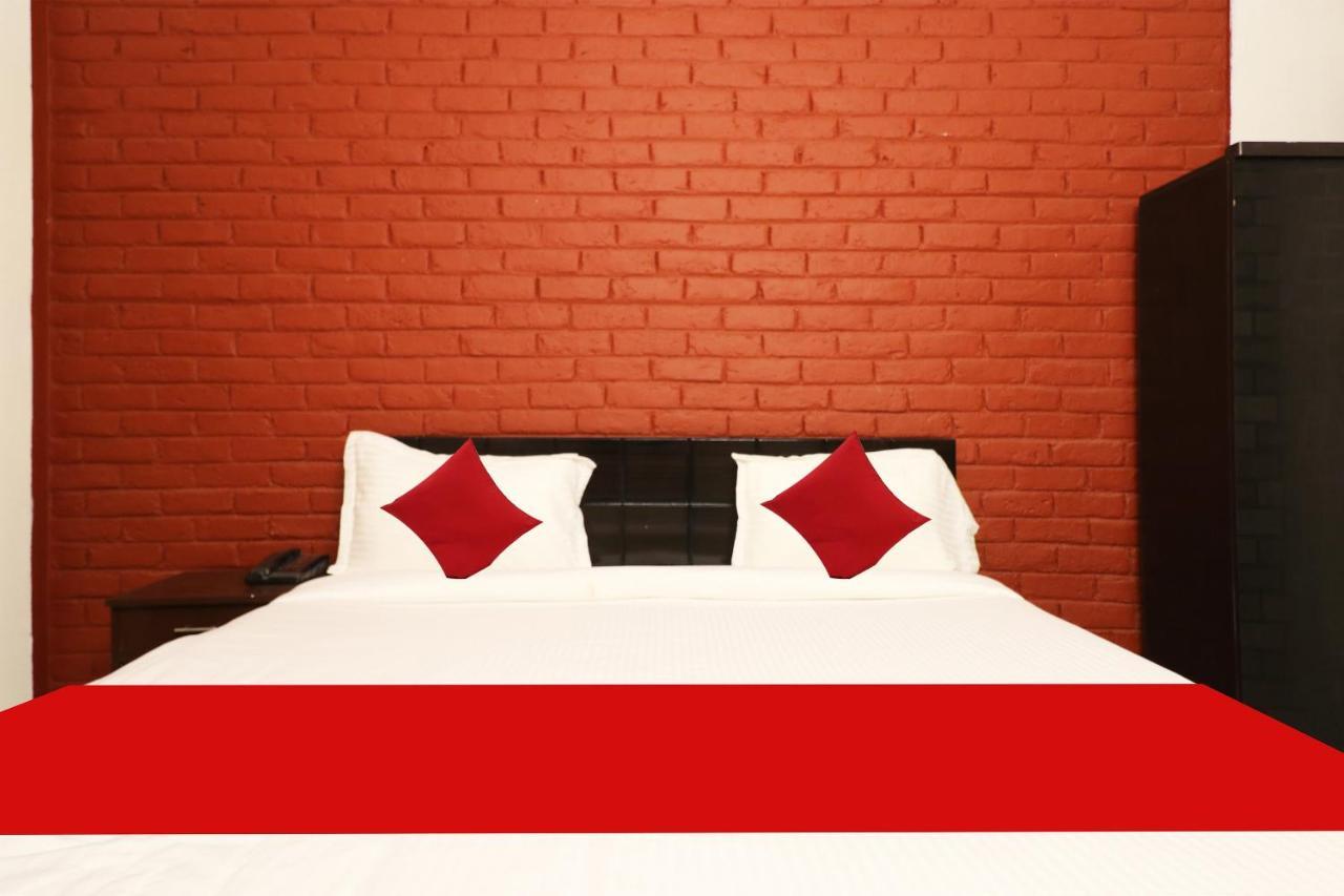 Oyo Diamond Near Lotus Temple Hotel 3*