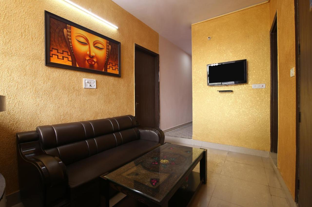 Oyo 15668 Heaven 3* New Delhi