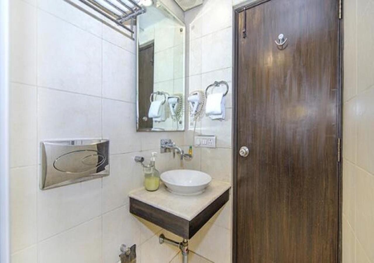 Rockland Panchsheel Enclave Hotel *