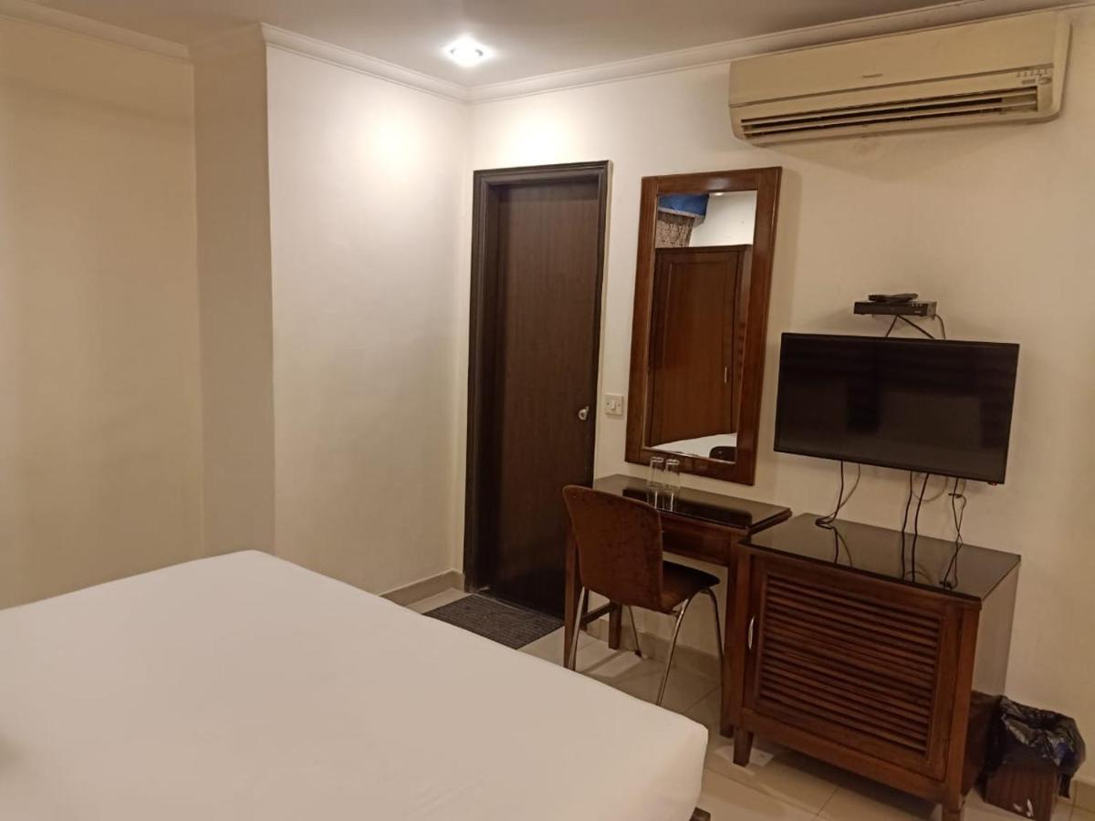 Hotel Clark Heights New Delhi