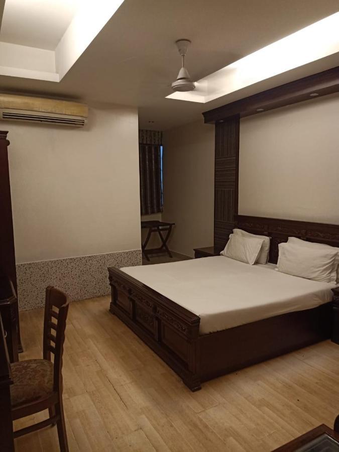 Clark Heights Hotel 3*