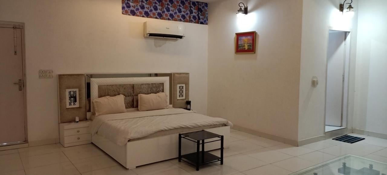 Hotel Embassy Suites New Delhi
