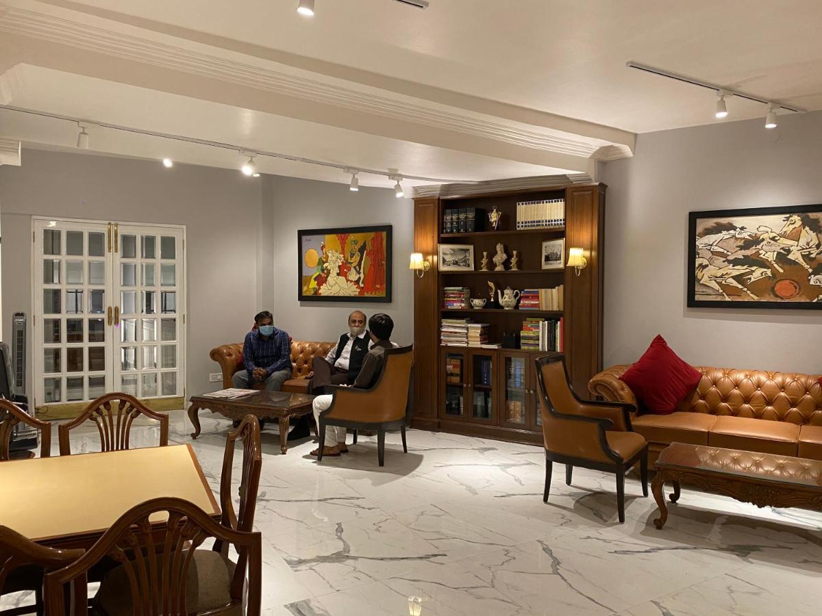 Hotel Jukaso Down Town New Delhi