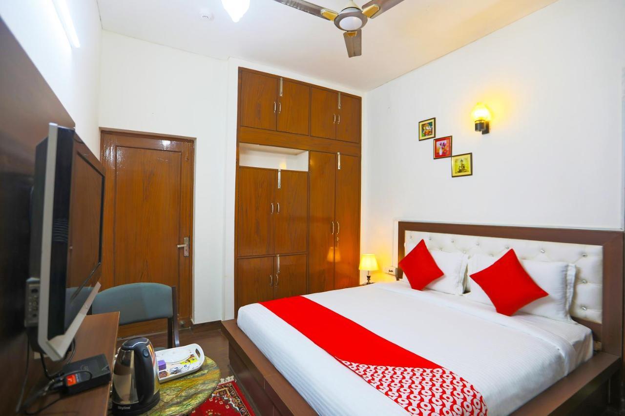 Oyo 62702 Golden Hotel