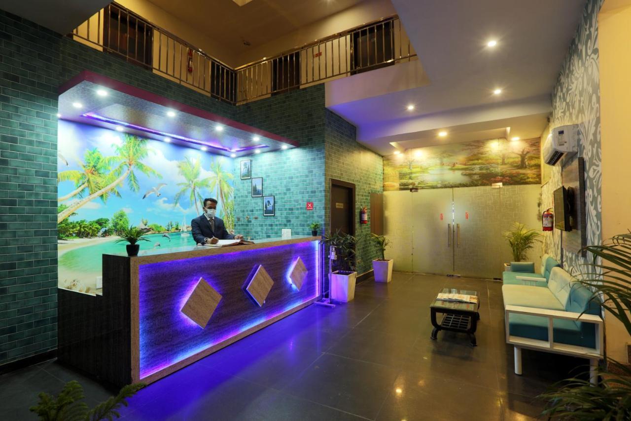 Hotel Square 3*