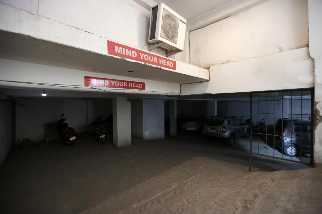 Airport Square Plaza