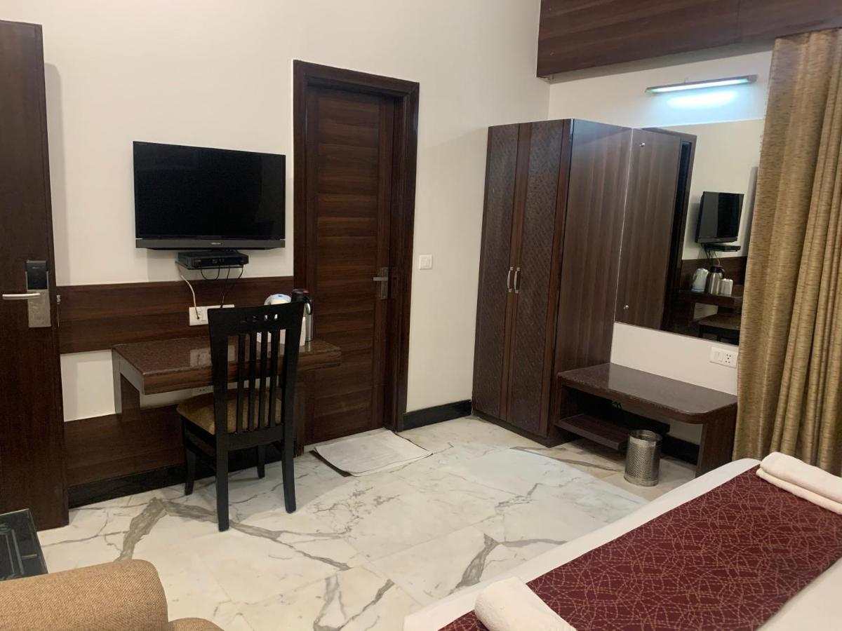 Aman Palace Hotel New Delhi