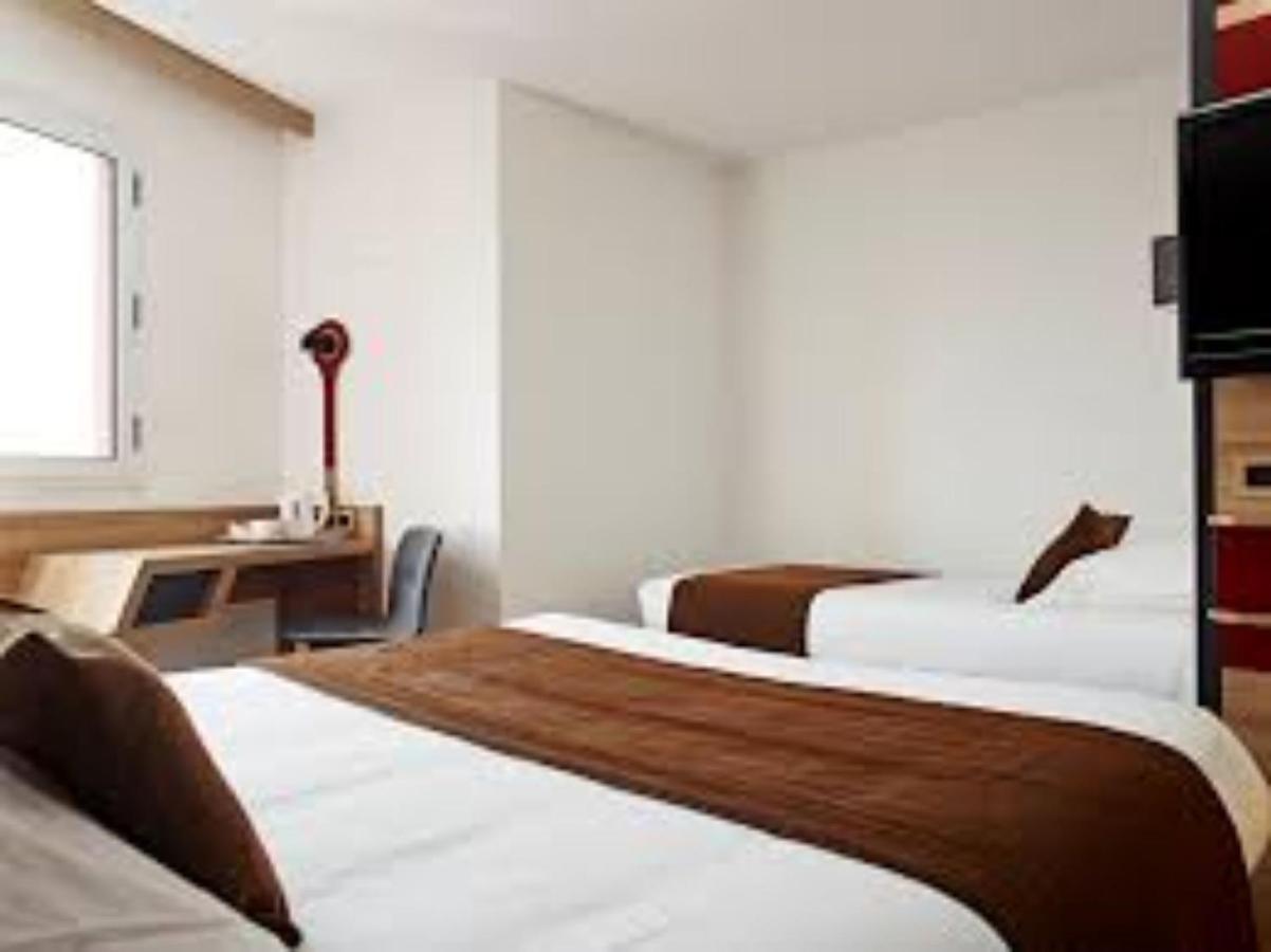 R Hotel 3*