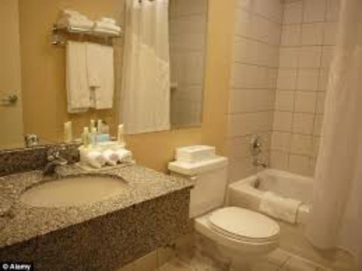 R Hotel 3*