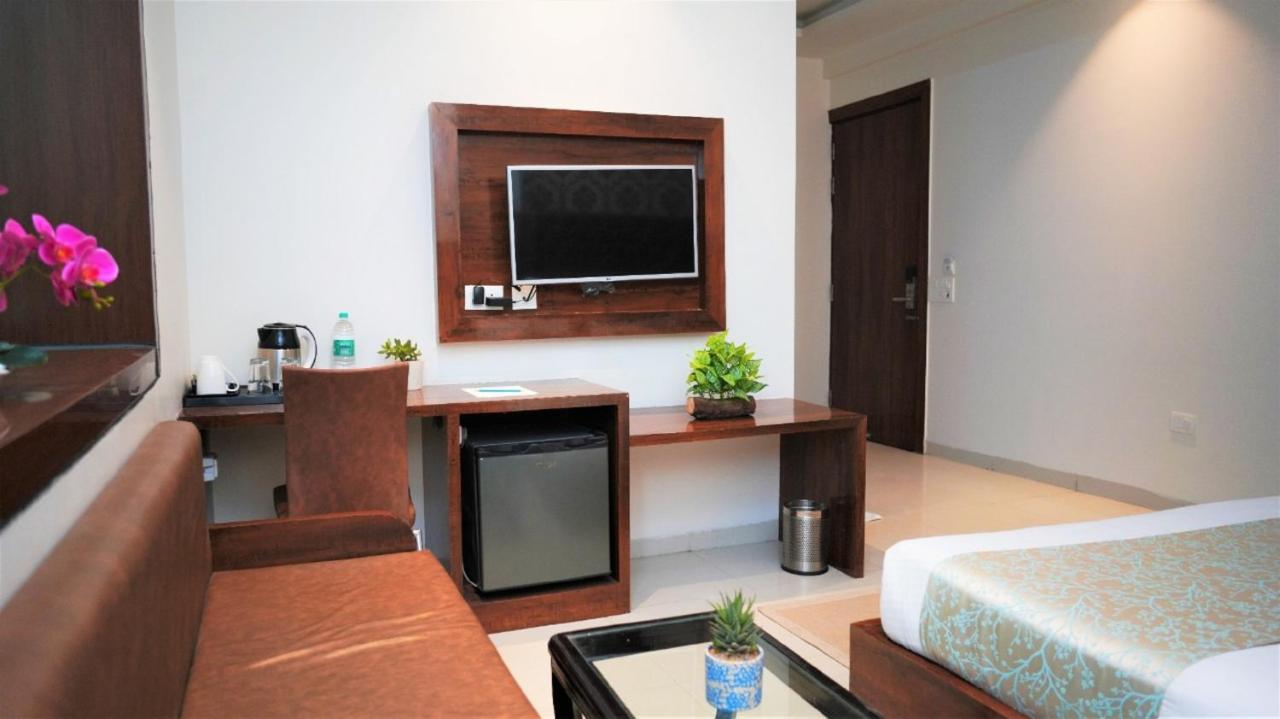 Hotel Wp D Pavillon Delhi Airport 4*