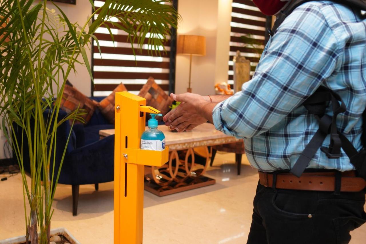 Wp D Pavillon Delhi Airport Hotel