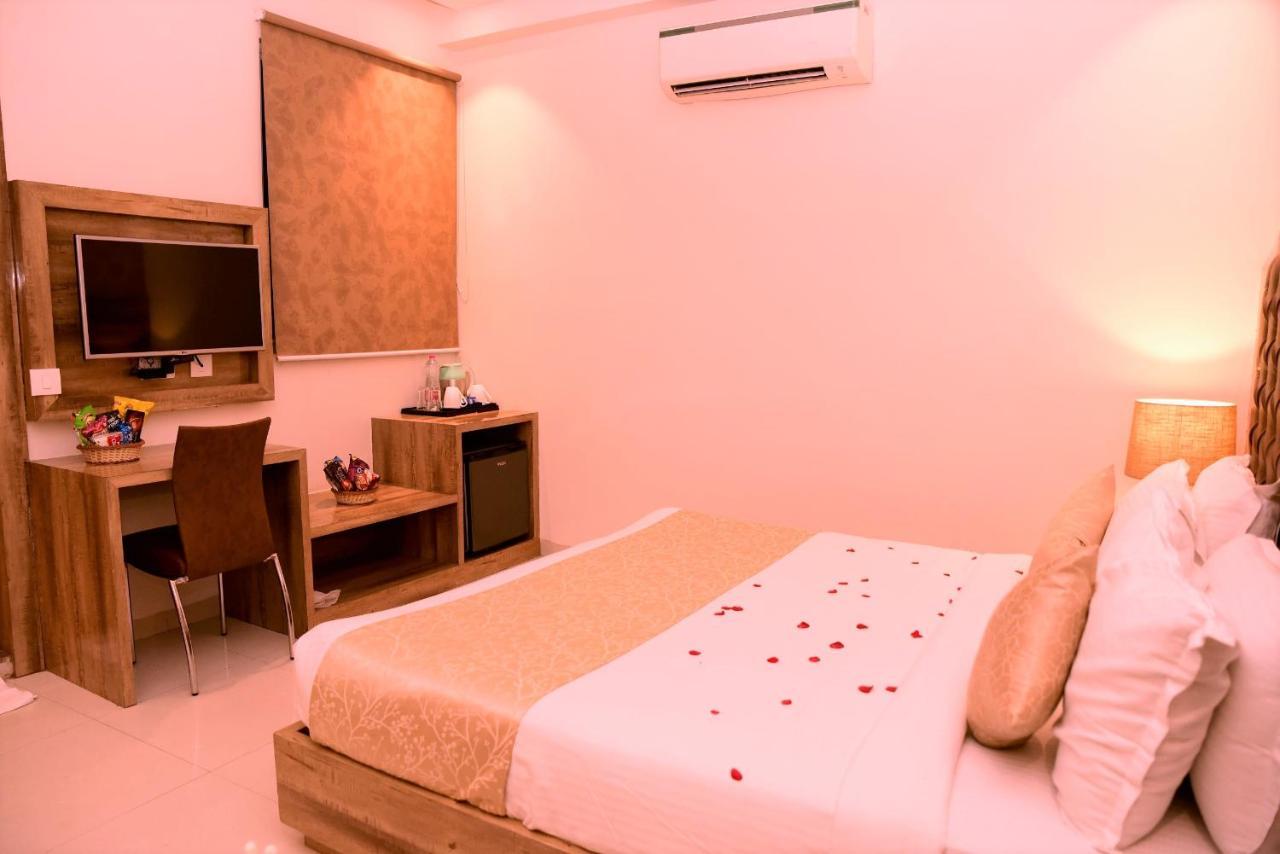Wp D Pavillon Delhi Airport