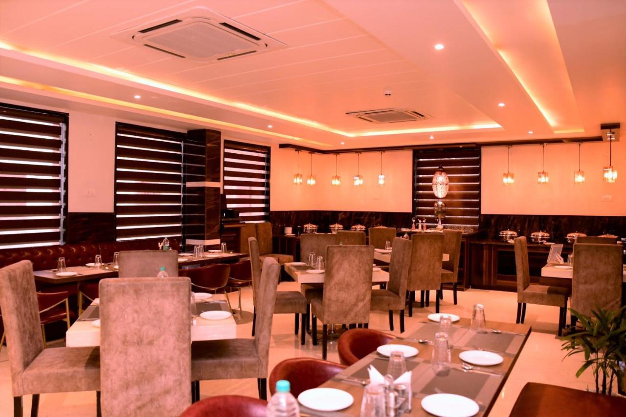Wp D Pavillon Delhi Airport Hotel New Delhi