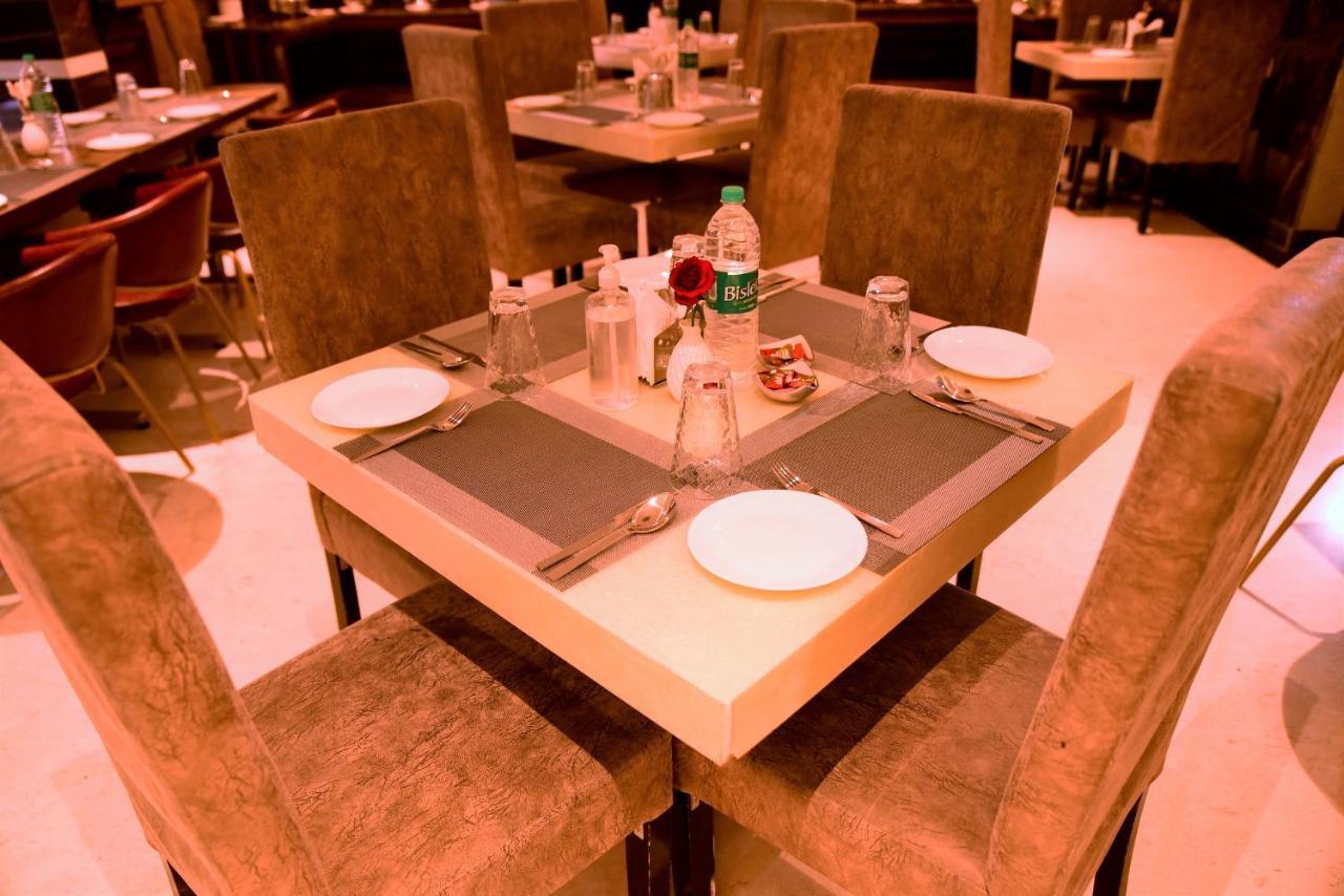 Wp D Pavillon Delhi Airport Hotel 4*
