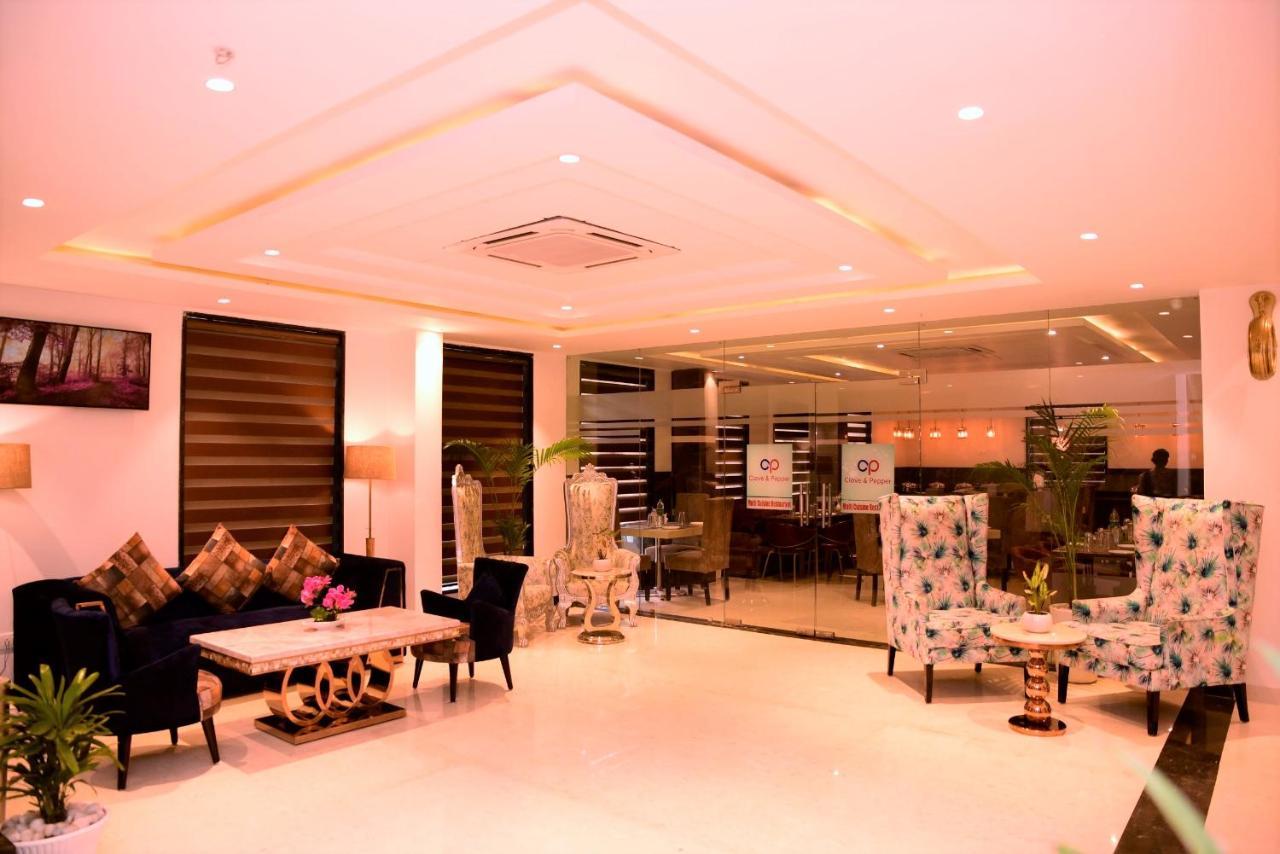 Wp D Pavillon Delhi Airport Hotel