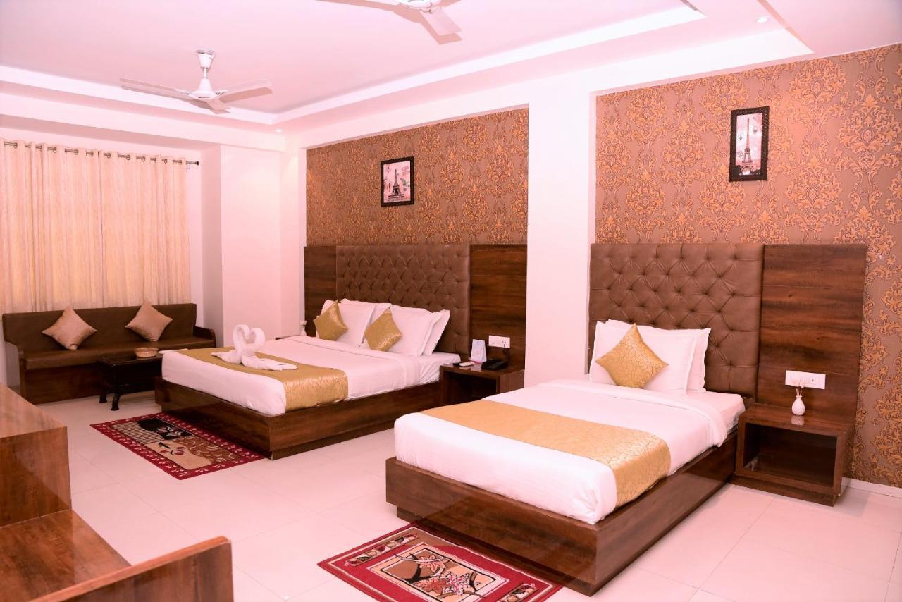 Wp D Pavillon Delhi Airport Hotel 4*