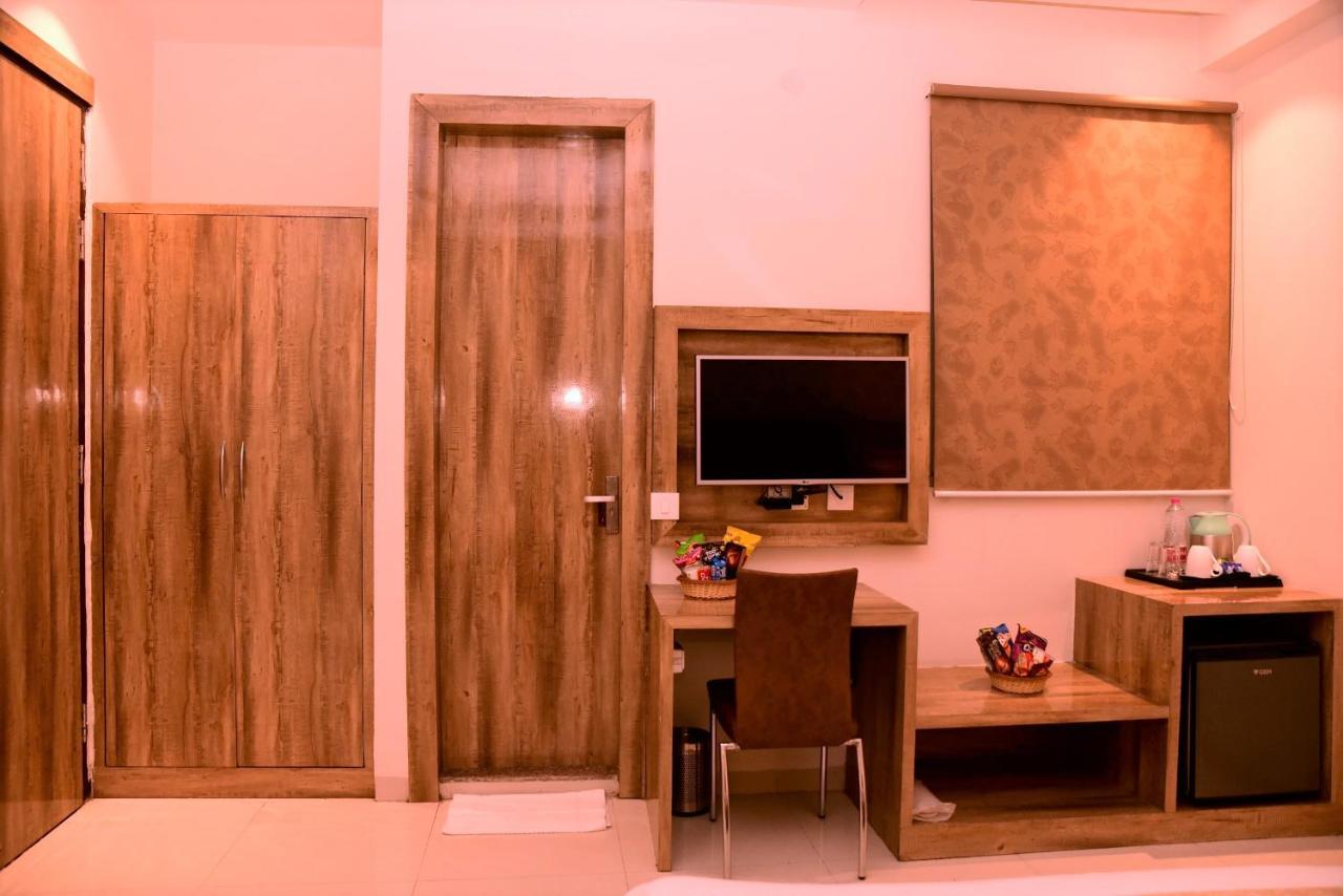 Wp D Pavillon Delhi Airport 4*