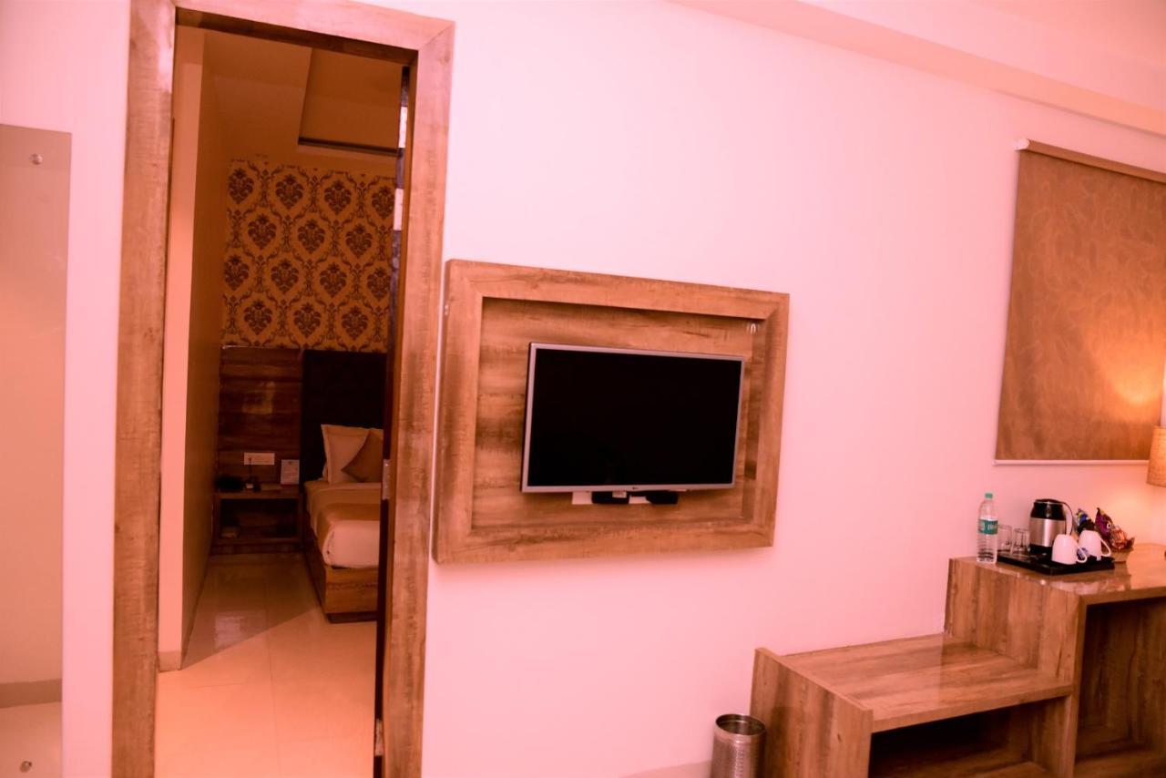 Wp D Pavillon Delhi Airport Hotel New Delhi