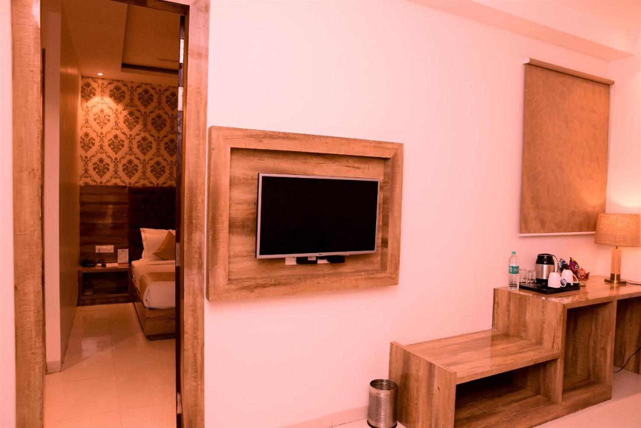 Wp D Pavillon Delhi Airport Hotel New Delhi