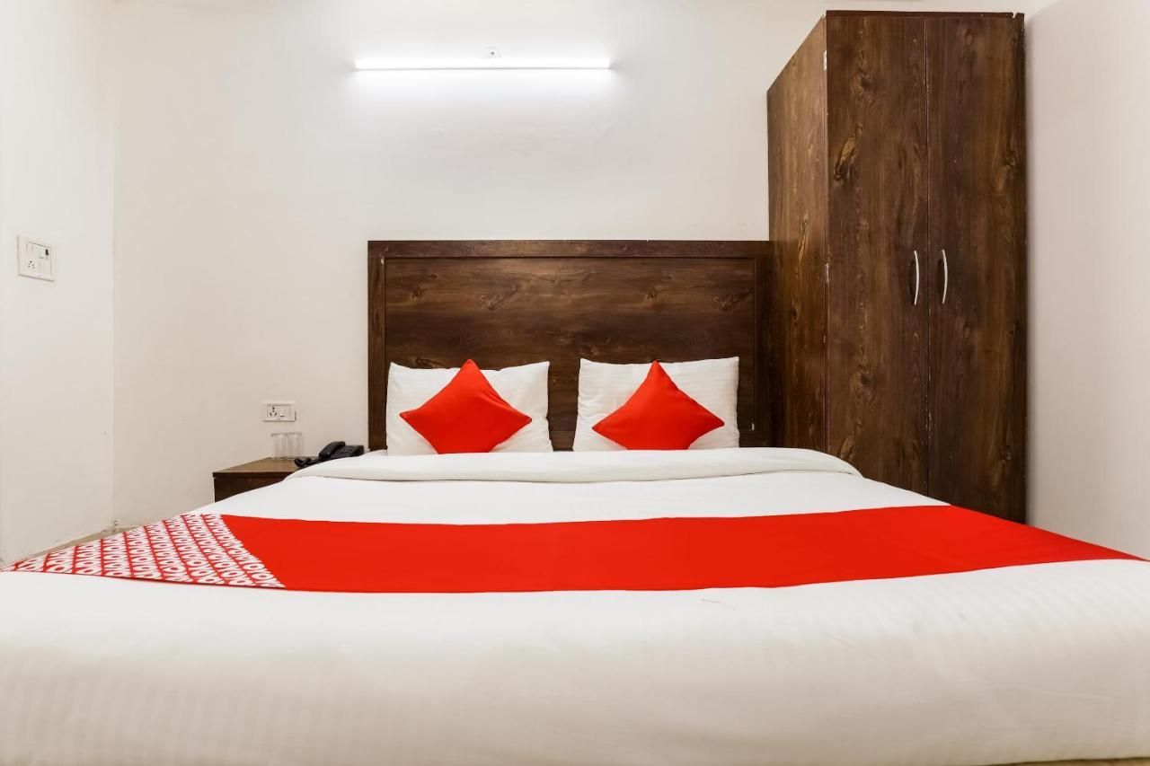 Oyo Flagship 76030 Ashok Park Metro 3* New Delhi
