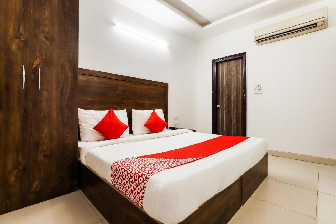 Hotel Oyo Flagship 76030 Ashok Park Metro New Delhi