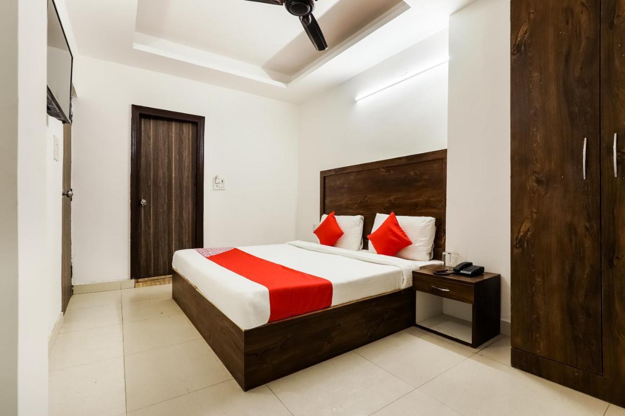 Oyo Flagship 76030 Ashok Park Metro 3* New Delhi