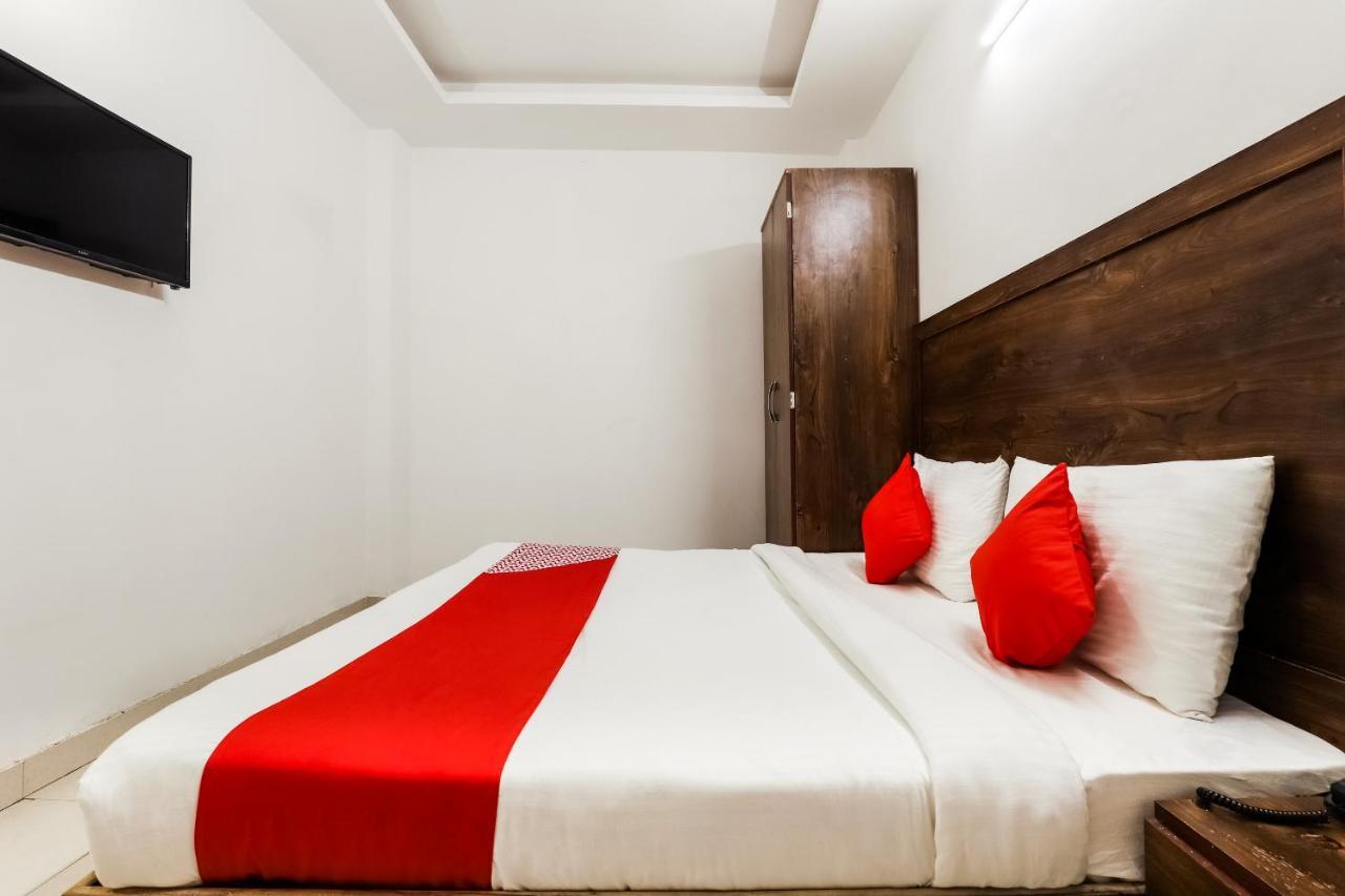 Oyo Flagship 76030 Ashok Park Metro 3* New Delhi