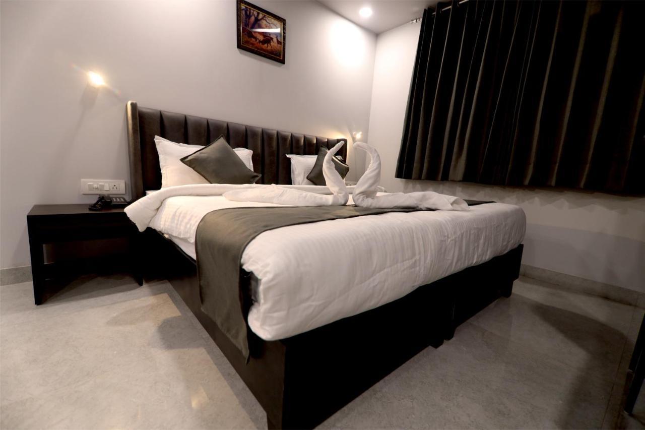 Hotel Nirpra Regency