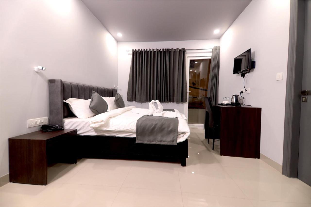 Nirpra Regency 2*