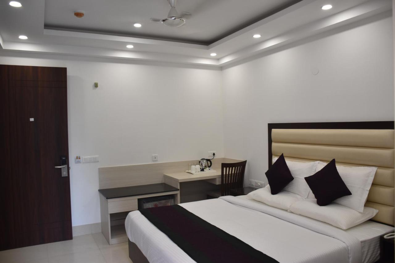 Hotel Lemon Residency - And Serviced *