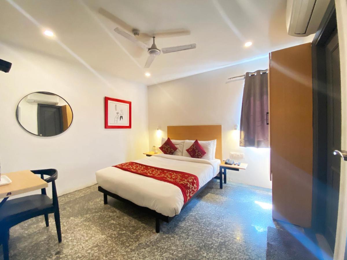 Golden Saffron By Qotel-punjabi Bagh New Delhi
