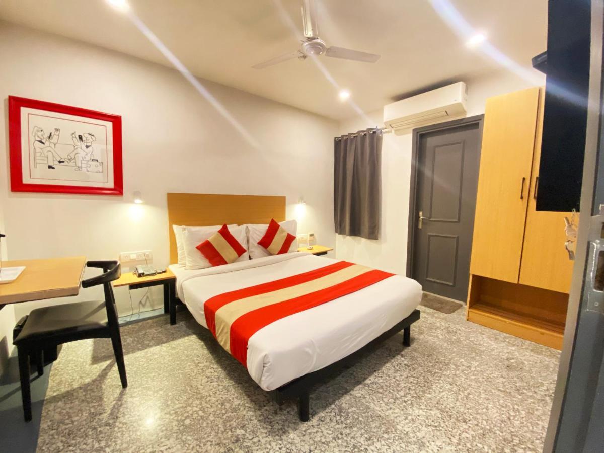 Golden Saffron By Qotel-punjabi Bagh New Delhi