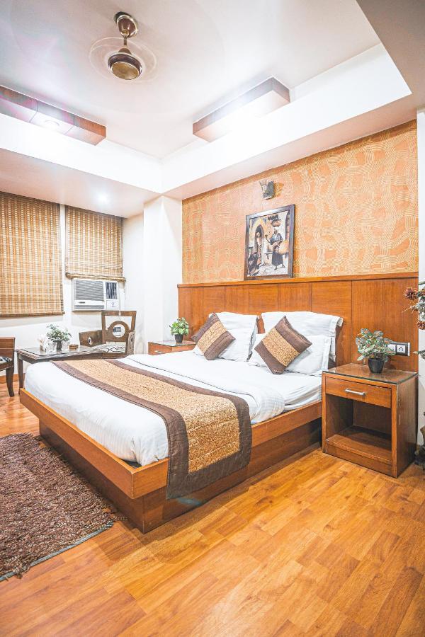 Hotel Shivdev International, Near Railway Station New Delhi