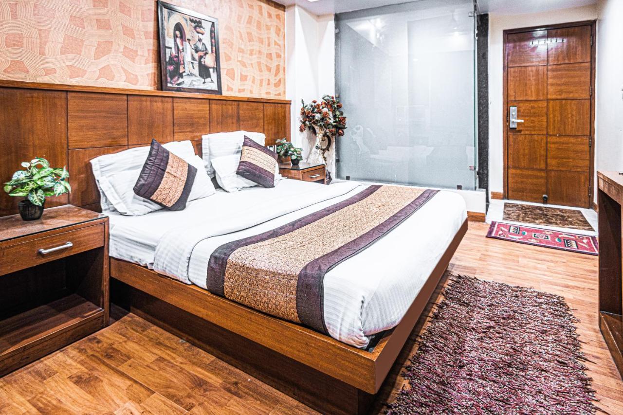 Shivdev International, Near Railway Station 3* New Delhi