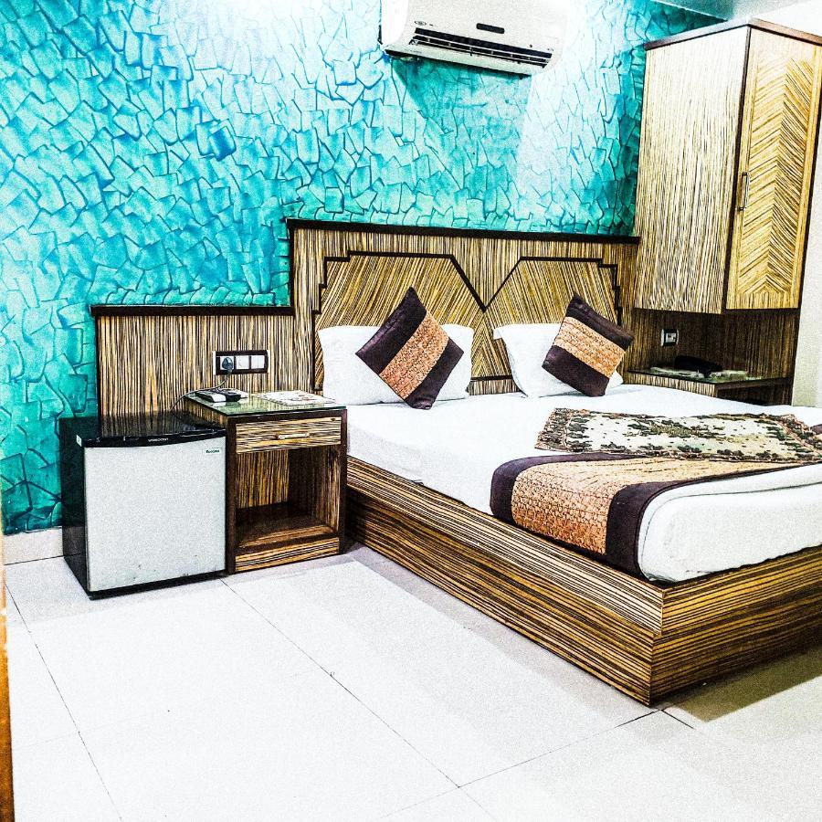 Shivdev International, Near Railway Station 3*