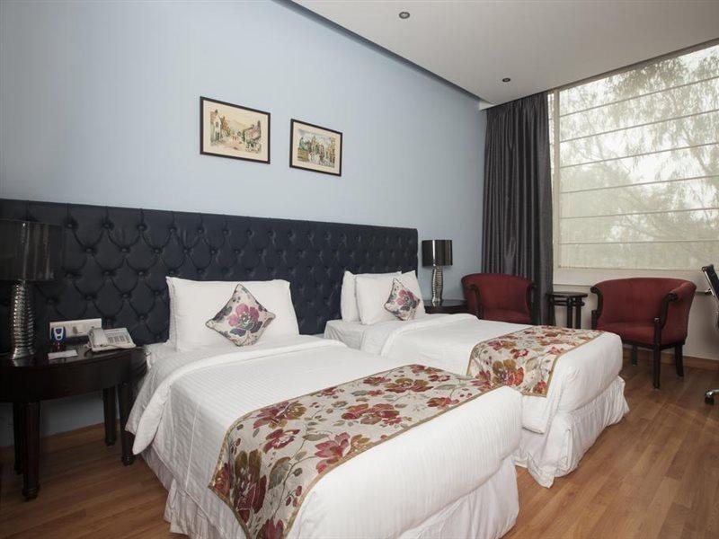 Hotel Athena
