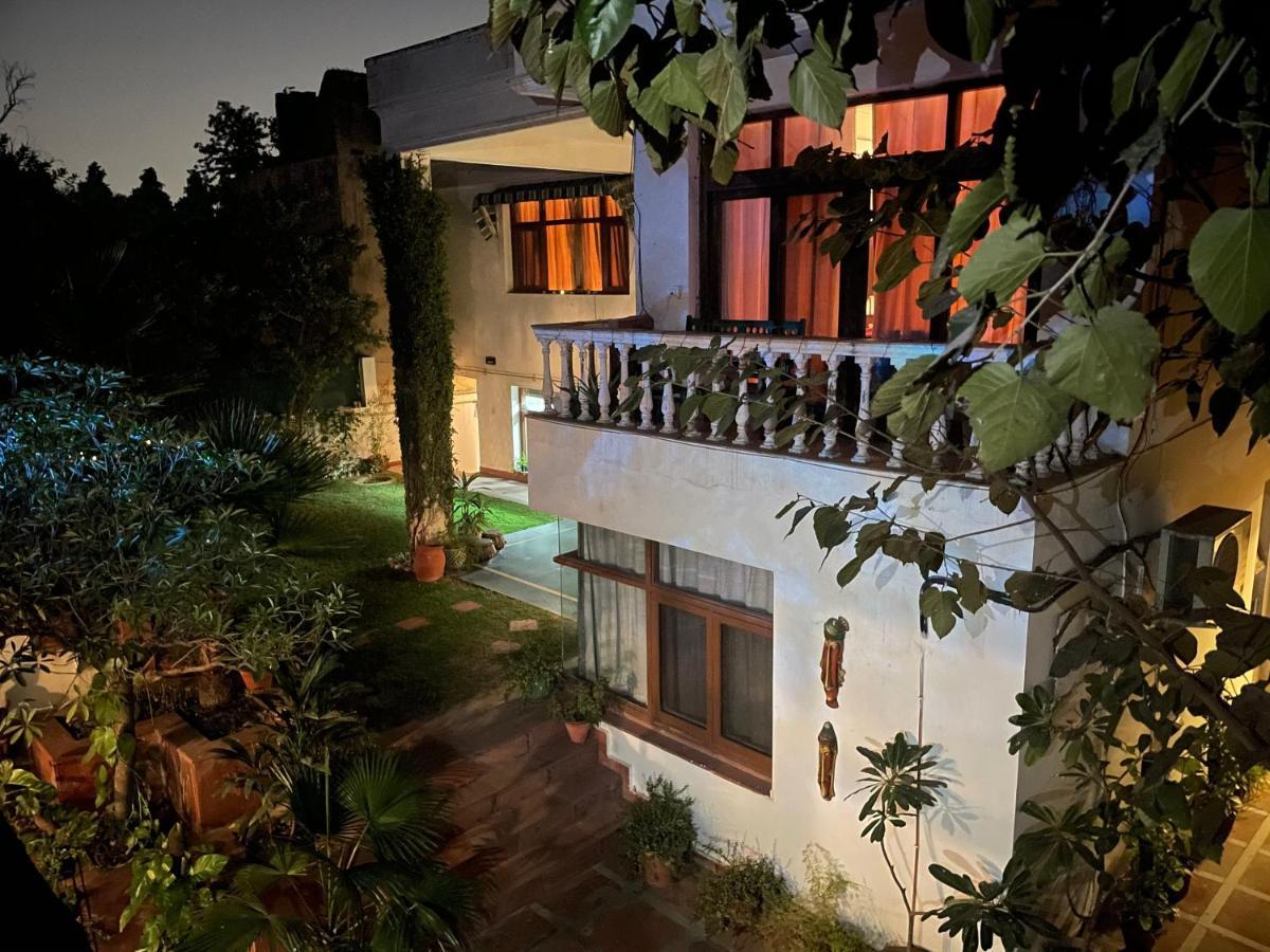 Acomodação com café da manhã  The Stay Inn New Delhi