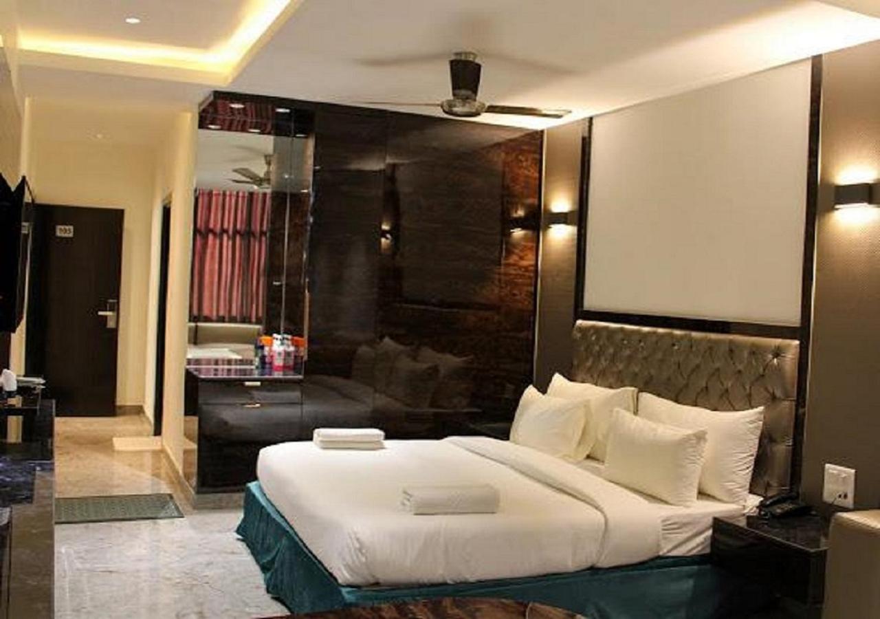 Aman Palace Hotel 3*