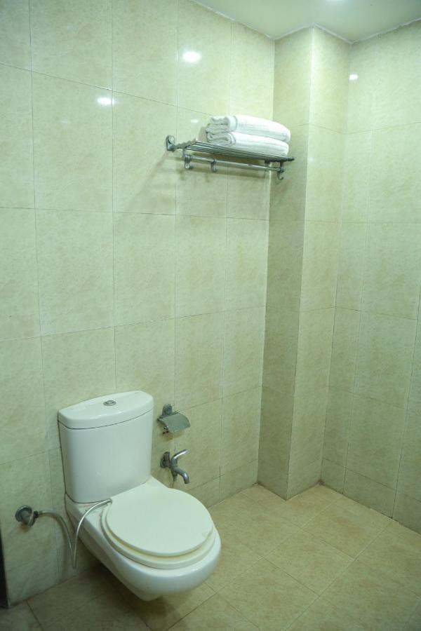Hotel City Heights 3*