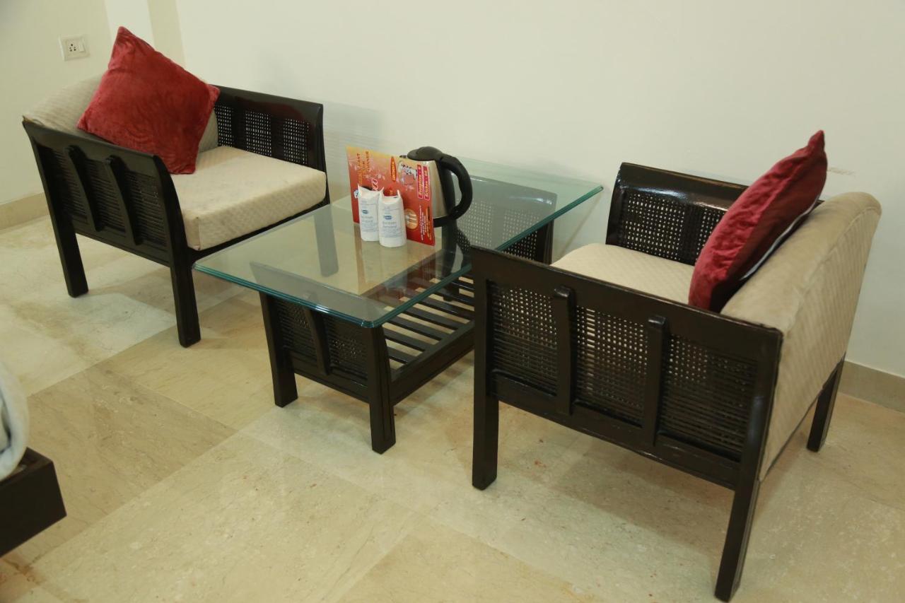 Hotel City Heights 3*