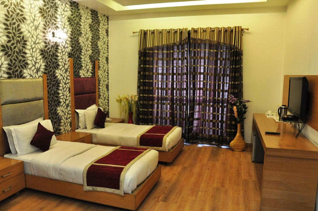Hotel Hari's Court & 3*