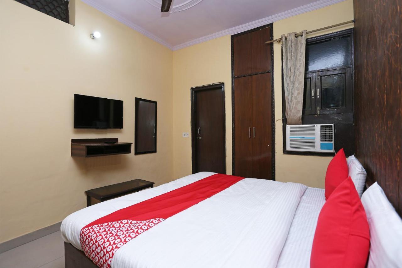 Oyo 37262 Akash 3* New Delhi
