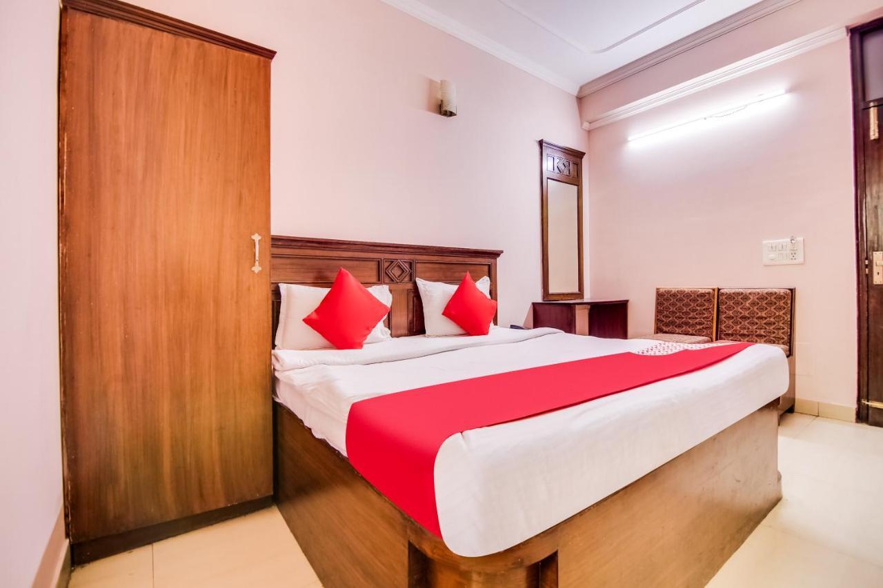 Flagship Vandana Hotel 3*