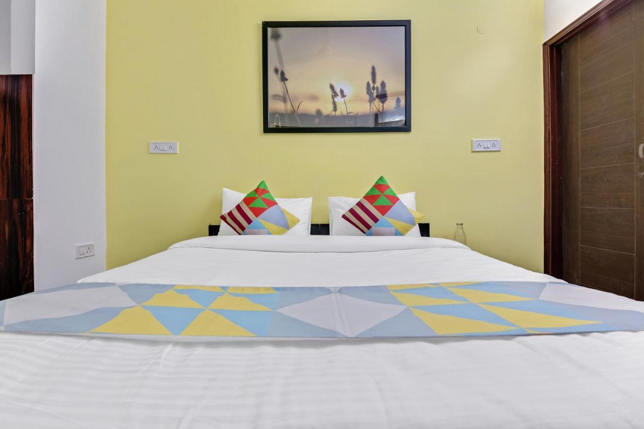 Guest house Oyo 78966 Cozy Stay Lajpat Nagar Near Metro Station 3*