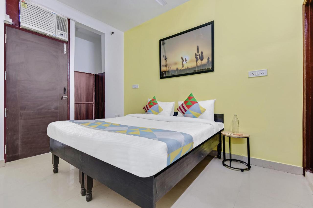 Oyo 78966 Cozy Stay Lajpat Nagar Near Metro Station New Delhi