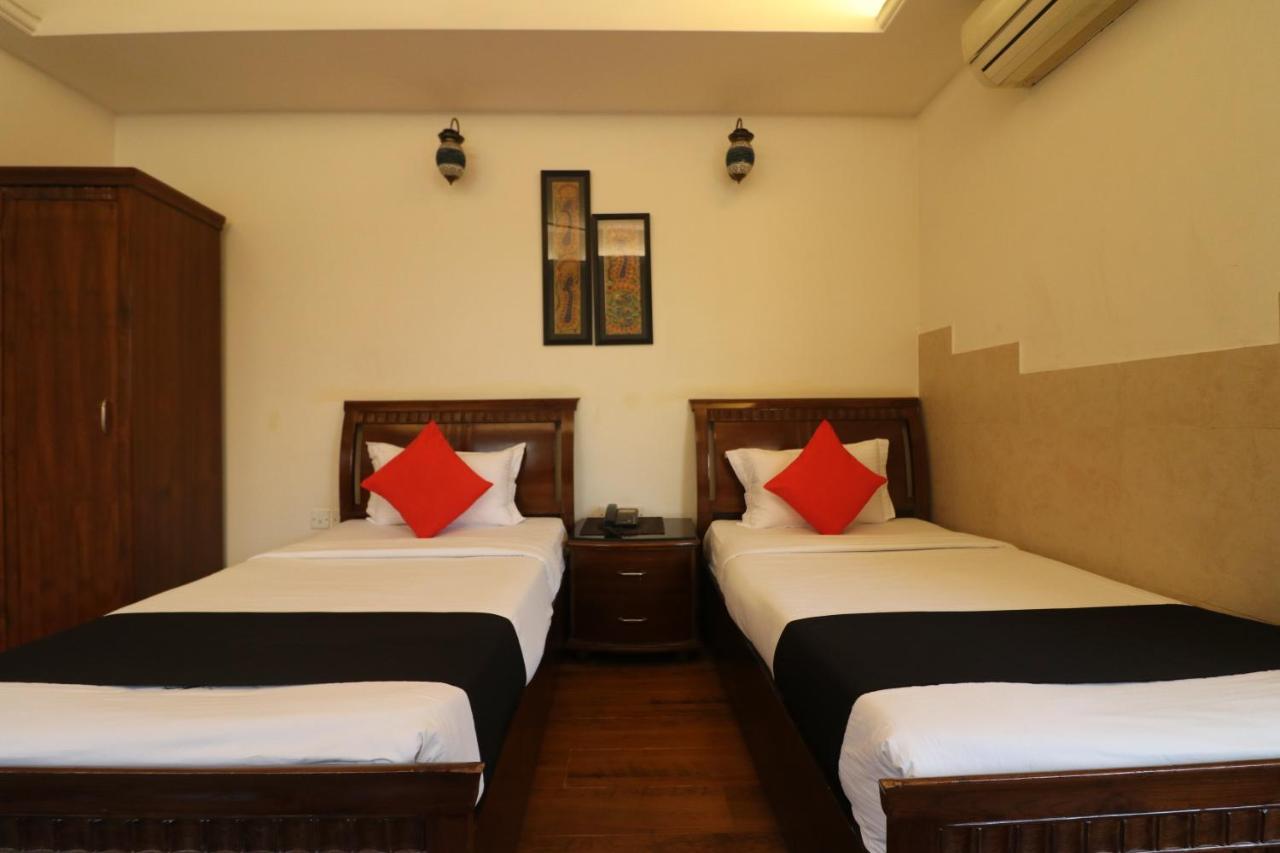 Clark Heights Hotel 3*